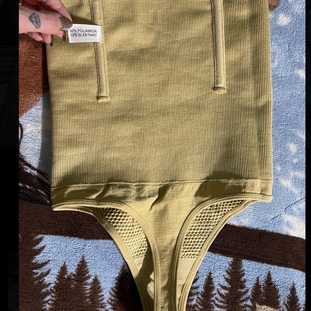 Shapewear - Picture 2 of 4